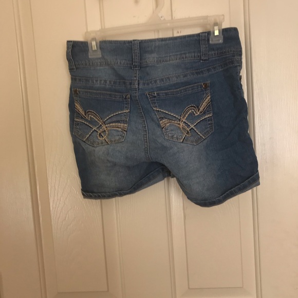 Short - Picture 4 of 5